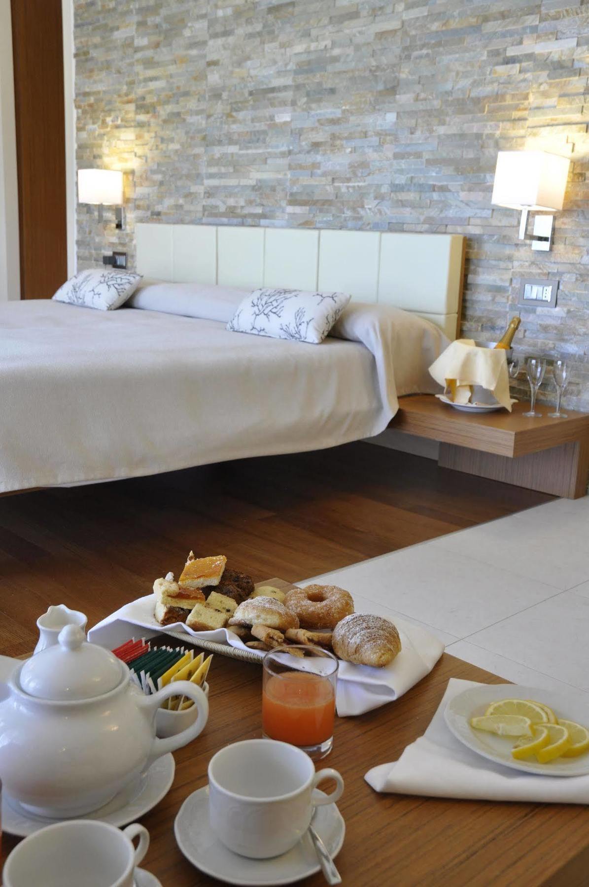 Pugnochiuso Resort - Hotel Del Faro מראה חיצוני תמונה