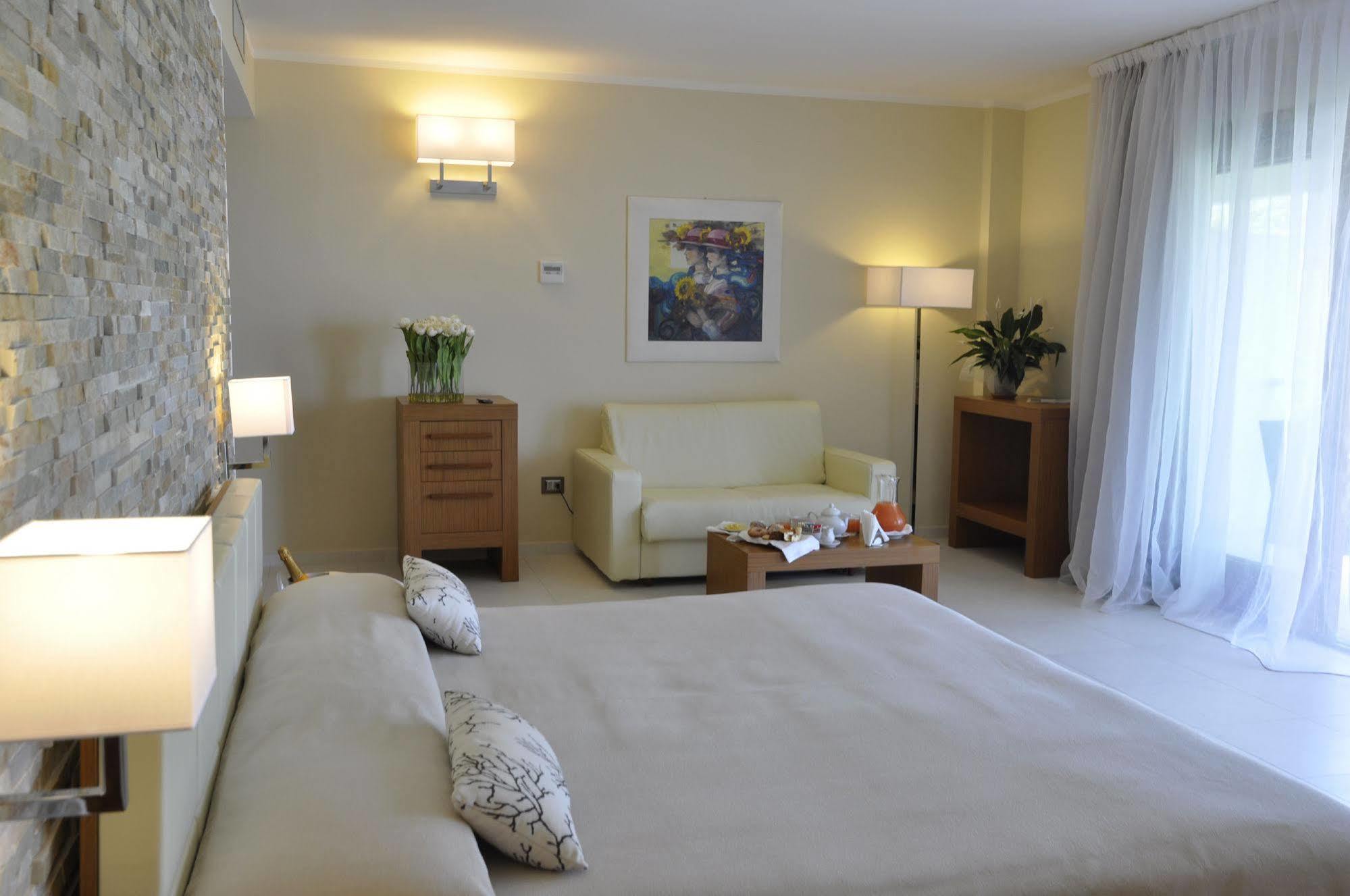Pugnochiuso Resort - Hotel Del Faro מראה חיצוני תמונה